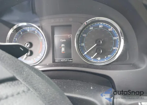 2018 Toyota Corolla Se z USA, uszkodzony, nr VIN 5YFBURHE3JP761453